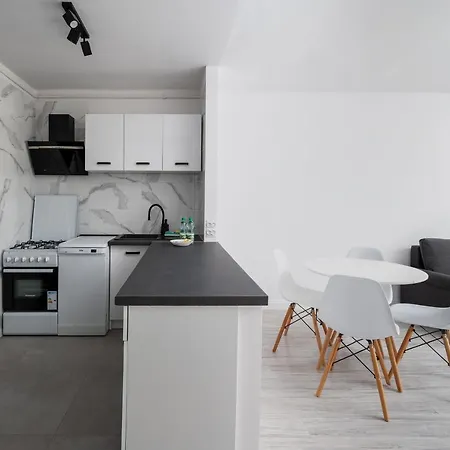 Wierzbno Modern By Bookinghost *