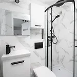 Wierzbno Modern By Bookinghost דירה