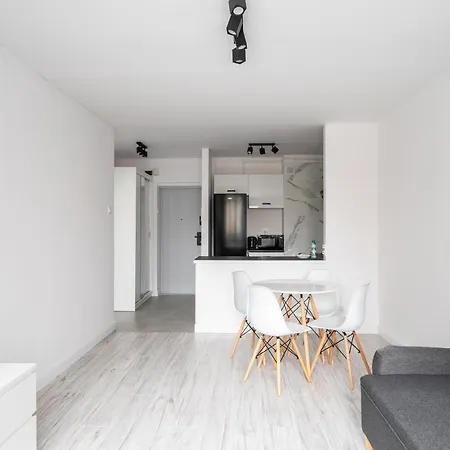 Wierzbno Modern By Bookinghost