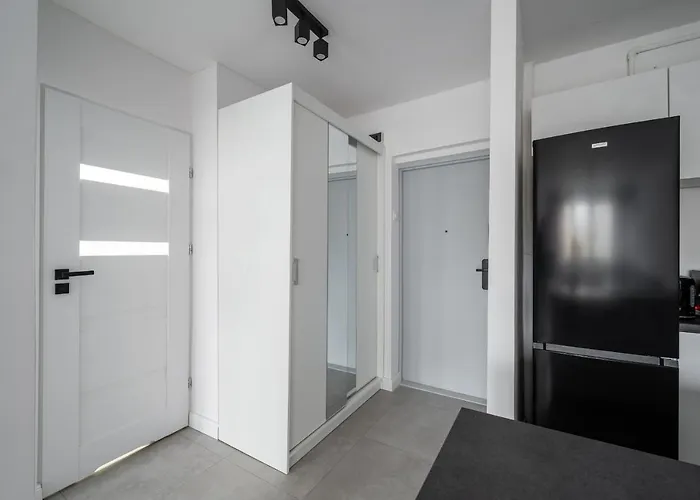 Apartment Wierzbno Modern By Bookinghost