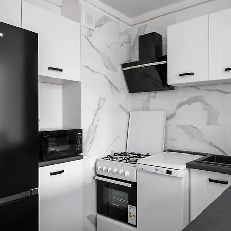 Wierzbno Modern By Bookinghost *